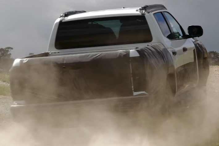 Việc ưu tiên ra mắt mẫu xe bán tải Navara 2026 tại Úc phần nào cho thấy định hướng mới của Nissan, khi hãng xác định dòng bán tải Navara thế hệ thứ tư được “phát triển riêng biệt cho thị trường Úc và New Zealand”.