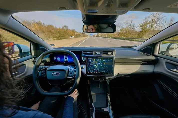 BlueCruise trên Ford Puma Gen-E 2026 là công nghệ đang được Ford tích cực triển khai trên các dòng xe tại châu Âu, bao gồm cả Kuga và Ranger PHEV. Tính đến nay, BlueCruise đã được cấp phép hoạt động tại 16 thị trường và hỗ trợ hơn 135.000 km đường cao tốc.