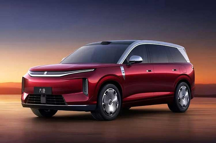 Dự kiến, mẫu xe SUV điện BYD Datang sẽ được bán ra tại thị trường Trung Quốc vào cuối tháng 4/2026 trong khuôn khổ Triển lãm Ô tô Bắc Kinh năm nay. Thông tin chi tiết hơn về mẫu xe này như giá bán hay dung lượng pin sẽ tiếp tục được công bố trong thời gian tới.