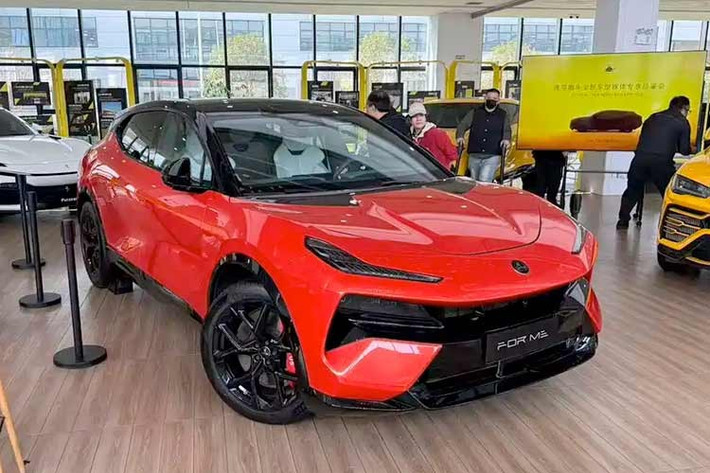 Theo hãng Lotus, LTS là một khung kỹ thuật và điều chỉnh động lực độc quyền, đưa một số hệ thống cốt lõi vào một quy trình phát triển phối hợp. Các kỹ sư của Lotus đã làm việc cùng với các nhà cung cấp chính để cùng phát triển các bộ phận như phanh, thanh ổn định chủ động và phần cứng hệ thống treo.