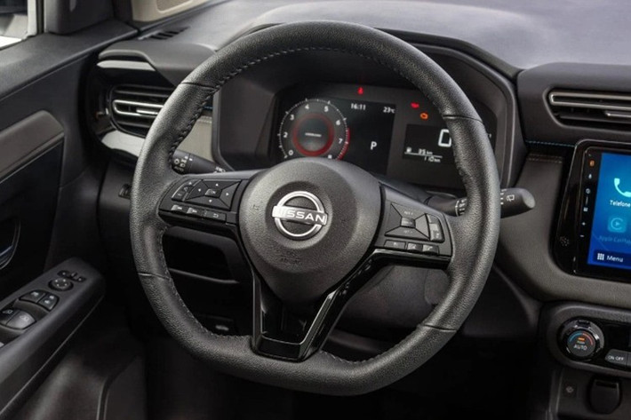 Các hệ thống an toàn chủ động ADAS cũng xuất hiện tùy cấp trang bị. Dung tích khoang hành lý của mẫu xe SUV Nissan Kait 2026 mới đạt 432 lít.