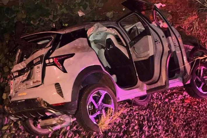 Vào ngày 22/2/2026 tức mùng 6 Tết năm nay, trên cao tốc Long Thành - Dầu Giây, đoạn thuộc tỉnh Bình Thuận cũ, nay là tỉnh Lâm Đồng, đã xảy ra một vụ tai nạn nghiêm trọng liên quan đến chiếc ôtô Lynk &amp; Co 06. Đến nay, những hình ảnh chụp cận cảnh chiếc ôtô này sau vụ tai nạn đã được đăng lên mạng và lập tức thu hút sự chú ý.