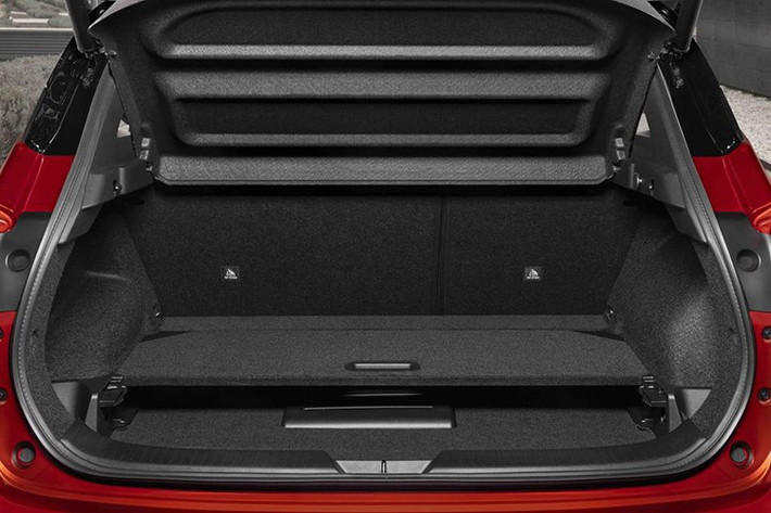 Công suất của mô-tơ điện tăng thêm 15 mã lực, trong đó 14 mã lực được tạo ra khi kích hoạt chế độ lái Sport. Nhờ đó, xe đạt tổng công suất 205 mã lực.