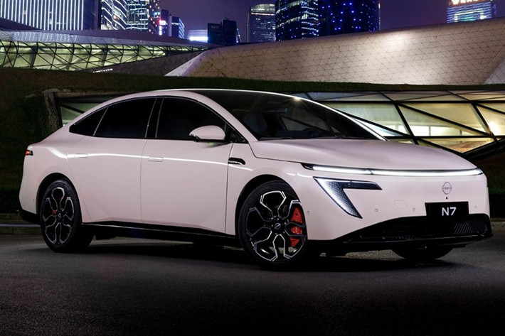 Nissan N7 là một trong những mẫu xe dự kiến được hãng xe Nhật Bản xuất khẩu đầu tiên. Mẫu sedan hạng trung thuần điện này từng được ra mắt tại Trung Quốc vào tháng 4/2025. Xe do liên doanh giữa Nissan và đối tác Trung Quốc cùng phát triển, sản xuất. Hiện Nissan N7 đang được lắp ráp tại nhà máy ở Quảng Châu, tỉnh Quảng Đông.