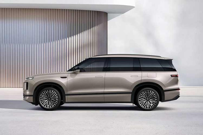 Được tiết lộ thông qua hồ sơ của Bộ Công nghiệp và Công nghệ Thông tin Trung Quốc cũng như từ chính hãng, mẫu SUV thương mại này là sản phẩm của liên doanh SAIC-Volkswagen. Đây là một mẫu SUV cỡ lớn, dùng hệ truyền động mở rộng phạm vi (EREV) nhằm nhắm tới phân khúc vốn đang phát triển mạnh tại Trung Quốc. Phân khúc này dành cho những ai vừa thích xe chạy điện vừa đáp ứng tốt nhu cầu đi xa.