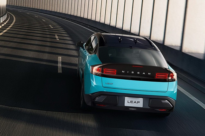 Mức giá xe SUV điện Nissan Leaf 2026 niêm yết cho các phiên bản gồm; Leaf B7 X, Leaf B7 G và Leaf AUTECH B7 sẽ dao động từ 5.188.700 đến 5.999.400 yên, (tương đương từ khoảng 897 triệu đến 1 tỷ đồng).