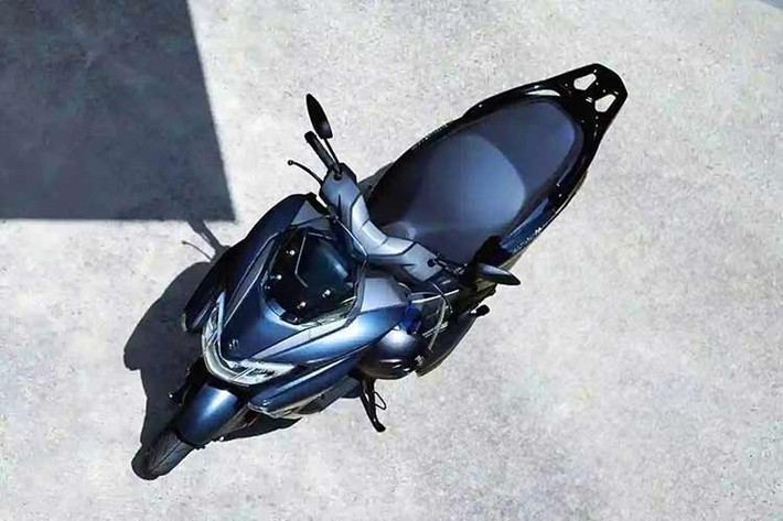 Xe được bổ sung màu Pearl Grace White trong khi vẫn duy trì một số màu sắc từ phiên bản cũ giúp người sử dụng có thêm nhiều lựa chọn. Suzuki Burgman Street EX 2026 có trục cơ sở 1.290 mm, kích thước dài x rộng x cao lần lượt là 1.875 x 700 x 1.140 mm.