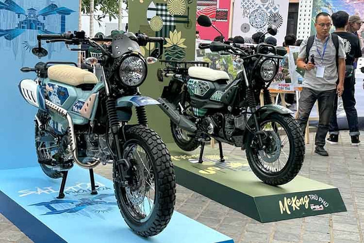 Bên cạnh đó, cụm đồng hồ được thay thế bằng màn hình LCD tròn, hiển thị các thông tin như tốc độ, vòng tua, cấp số, mức nhiên liệu, mức tiêu thụ và đèn cảnh báo ABS. Màn hình này có thiết kế tối ưu hóa tầm nhìn và chống lóa khi sử dụng ban ngày.