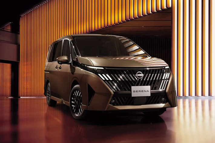 Nissan Serena 2026 dự kiến sẽ được mở bán tại thị trường Nhật Bản vào tháng 2 năm sau với giá khởi điểm từ 2.785.200 Yên (khoảng 501 triệu đồng). Mẫu MPV hạng trung này từng được trưng bày tại Malaysia vào hồi đầu tháng 12/2025. Dự kiến, xe sẽ chính thức ra mắt thị trường này vào quý I năm sau và cạnh tranh với Toyota Innova Cross.