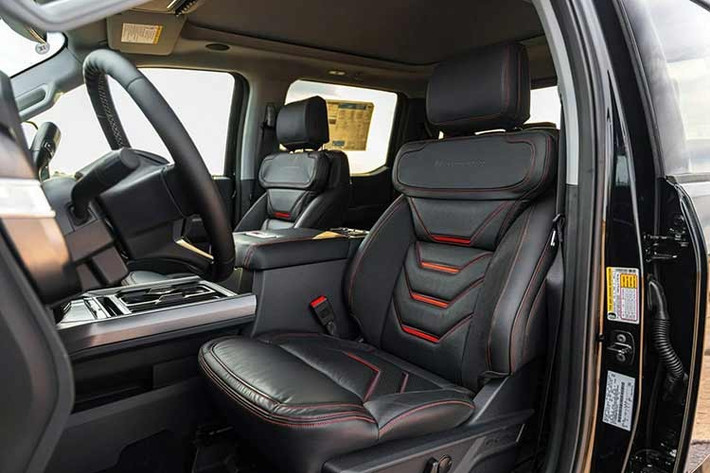 Mức giá để các chủ nhân nâng cấp Ford F-250 lên VelociRaptor 1200 là 54.500 USD quy đổi 1,41 tỷ đồng. Đây không phải con số nhỏ, gần gấp đôi giá gốc.