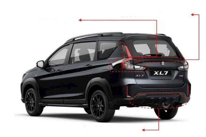 Bên cạnh đó mẫu xe này còn được trang bị ốp sườn xe, bộ mâm hợp kim, tay nắm cửa ngoài, đèn hậu LED và thanh nẹp cửa cốp sau. Phiên bản này cũng được trang bị giá nóc màu đen, tạo điểm nhấn rõ rệt về mặt thẩm mỹ.