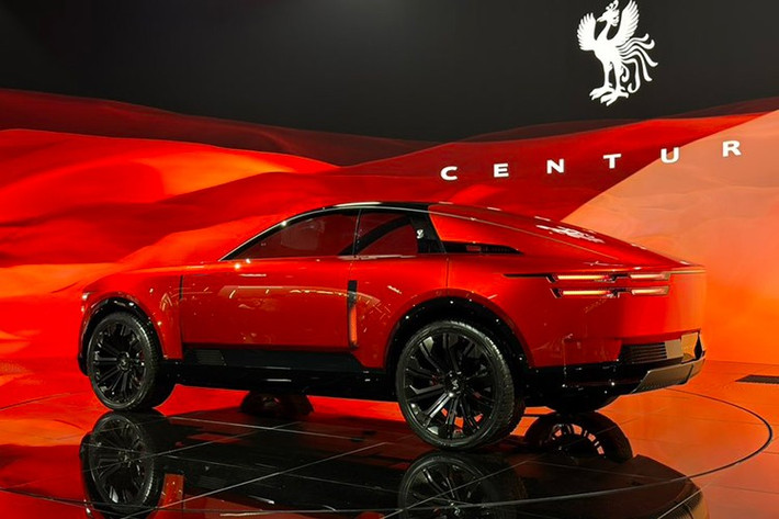 Mẫu xe Toyota Century siêu sang vốn được biết đến là mẫu xe phục vụ giới chính khách và doanh nhân hàng đầu tại Nhật, ngoài ra nó còn gắn liền với hình ảnh trang trọng và đẳng cấp.