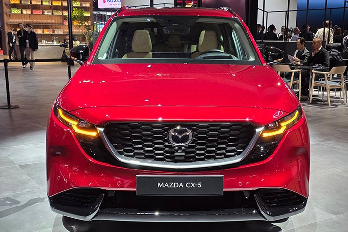 Mazda CX-5 thế hệ mới sẽ mở bán tại châu Âu vào cuối năm 2025, tiếp đến là Mỹ, Nhật Bản và các thị trường khác trong đó có cả Việt Nam từ đầu năm 2026. Ngoài ra, Mazda cũng xác nhận sẽ ra mắt hệ truyền động hybrid hoàn toàn mới SKYACTIV Z Hybrid vào năm 2027.