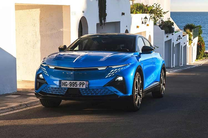 Alpine A390 là một chiếc crossover chạy điện, từng được giới thiệu dưới dạng concept tại Triển lãm Ô tô Paris 2024. Phiên bản sản xuất đã được ra mắt gần một năm trước, và dường như việc sản xuất vẫn chưa bắt đầu tại nhà máy lắp ráp Dieppe ở Pháp.