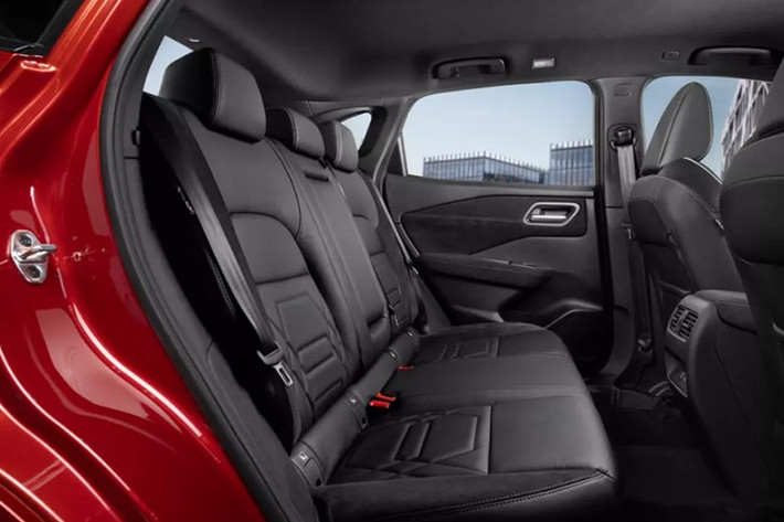 Mô-tơ điện của Nissan Qashqai giờ đây là một cụm tích hợp 5 trong 1, gồm mô-tơ kéo, máy phát, bộ nghịch lưu, bộ giảm tốc và bộ tăng tốc. Thiết kế này giúp giảm đáng kể tiếng ồn và tình trạng rung khi chịu tải.