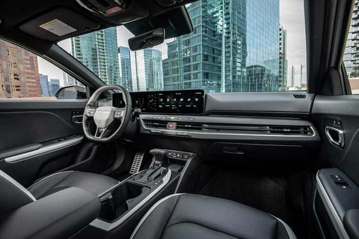 Thiết kế của Kia K4 có vài điểm phải đánh đổi nhưng đây vẫn là lựa chọn tốt với khả năng vận hành êm ái, nội thất rộng rãi và mức tiêu thụ nhiên liệu thấp đối với một mẫu xe không dùng động cơ hybrid.