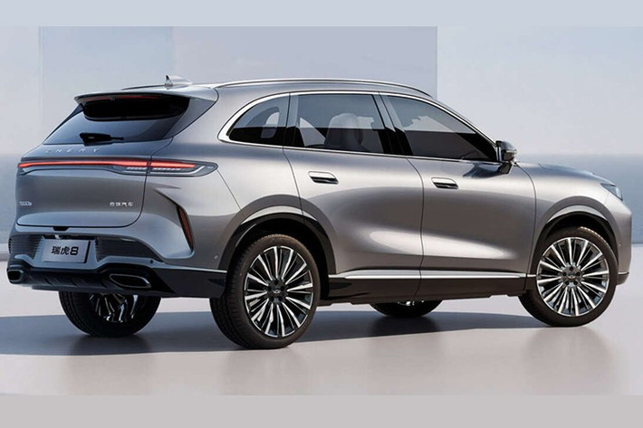 Các phiên bản cao cấp còn có thêm trợ lý ảo thông minh, khả năng điều khiển bằng giọng nói cho hệ thống điều hòa, âm thanh, cửa sổ và nhiều tính năng khác.