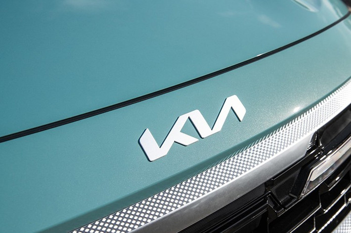 Trong bối cảnh nhu cầu xe điện thuần túy đang chững lại, dòng hybrid được xem là giải pháp cân bằng hiệu quả cho cả người dùng và nhà sản xuất và Kia Seltos thế hệ mới cũng không ngoại lệ.