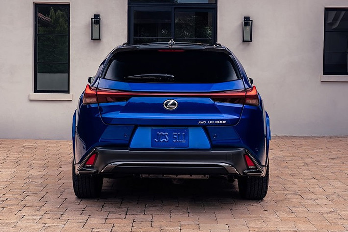 Khối động cơ mới mang lại khả năng tăng tốc cho xe từ 0-96 km/h trong 7,9 giây khi đi kèm hệ dẫn động bốn bánh AWD tùy chọn.