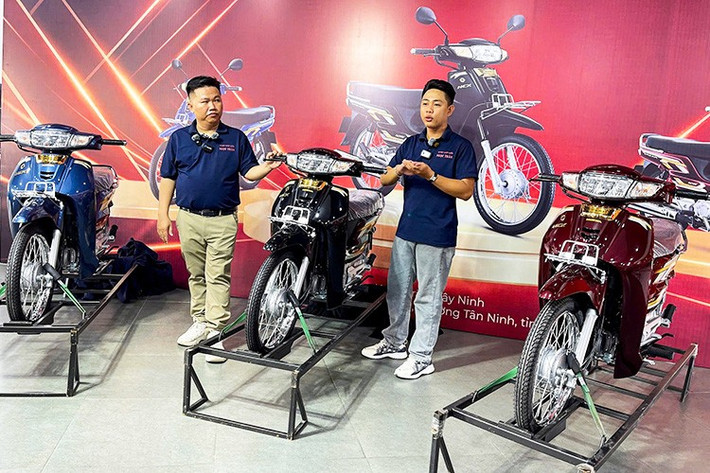 Không còn được sản xuất, phân phối chính hãng tại Việt Nam khoảng 20 năm qua, nhưng ít ai biết rằng tại Campuchia, Honda Dream với tên gọi Honda Dream NCX vẫn đang được NCX Honda sản xuất. Thực tế, dân "sành xe" vẫn biết đến sự tồn tại của Honda Dream NCX nhưng không phải ai cũng có thể dễ dàng sở hữu mẫu xe này.