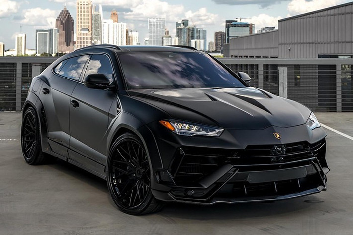 Ngoài ra, Lamborghini Urus SE còn sở hữu cụm pin 25,9 kWh, giúp xe chạy được 60 km mà không cần dùng động cơ xăng. Điều này hứa hẹn sẽ càng làm tăng sức hút cho siêu xe nhà Lamborghini, đặc biệt ở những thị trường ưu đãi thuế cho xe có khả năng vận hành không phát thải khí độc hại.