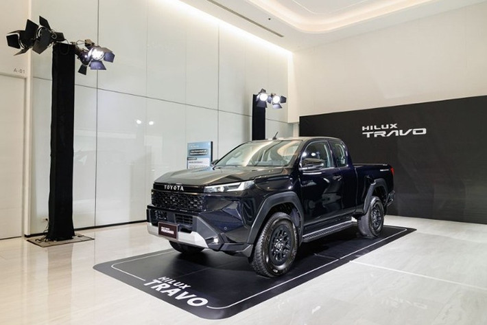 Nhiều khả năng, mẫu bán tải này sẽ tiếp tục được giới thiệu tại các quốc gia khác trong khu vực Đông Nam Á vào năm 2026. Với thiết kế đột phá và tùy chọn động cơ điện, Hilux 2026 được kỳ vọng sẽ tiếp tục giữ vững vị thế trong phân khúc bán tải tầm trung toàn cầu.