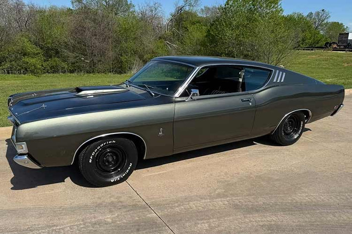 Năm 1969, Ford sản xuất 14.285 chiếc Torino Cobra — 11.099 chiếc phiên bản mui trần và 3.786 chiếc phiên bản mui cứng — tất cả đều có chung kiểu dáng thân xe fastback dài và hốc hút gió trên nắp ca-pô, như một lời cảnh báo "hãy cẩn thận với những hành vi hung hãn".