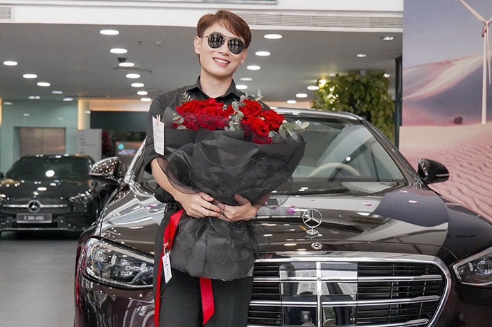 Mới đây, thông tin về việc ca sỹ Trúc Nhân tậu Mercedes-Benz S450L hạng sang hoàn toàn mới đã nhanh chóng thu hút sự chú ý của cộng đồng mạng, đây là dòng xe được biết đến nhiều với việc dành cho các doanh nhân thành đạt.