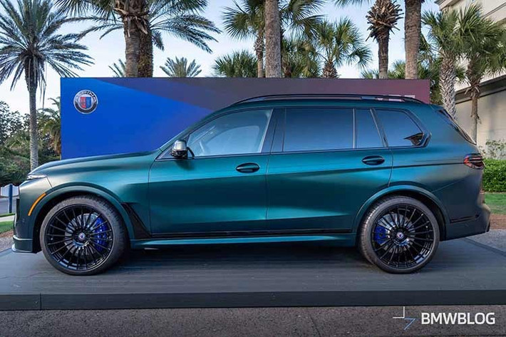 Giờ đây, câu chuyện đó sắp khép lại khi Alpina nói lời tạm biệt với dòng SUV hạng sang hiệu năng cao XB7 bằng một phiên bản đặc biệt giới hạn, mang nhãn hiệu Manufaktur. Phiên bản này sở hữu những tính năng và ngoại hình độc đáo, đảm bảo thu hút mọi ánh nhìn.