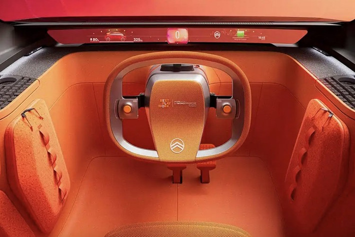 Như đã nói, mẫu xe ý tưởng này được thiết kế để chạy bằng điện, nhưng vì đây là sản phẩm chưa được đưa vào sản xuất hàng loạt, nên Citroen không thấy cần thiết phải trang bị hệ thống truyền động cho nó, do đó không có gì để bàn luận về khía cạnh này.