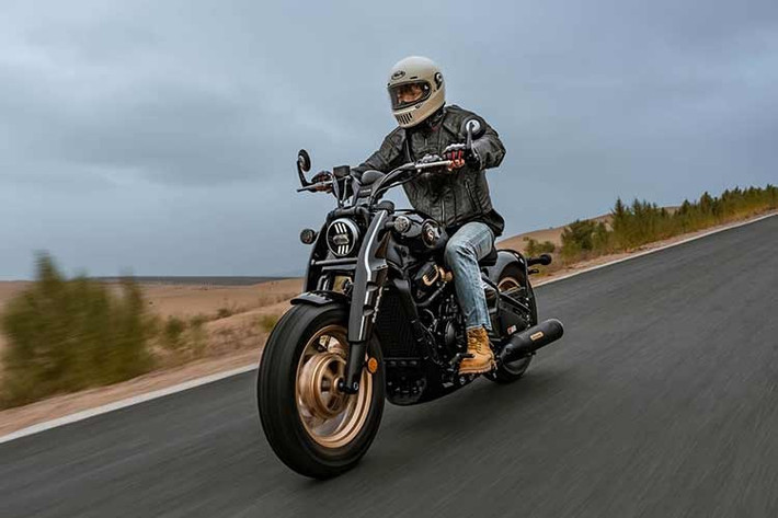 Mức giá bán của Cyclone RA600 2026 được xem là khá rẻ so với đối thủ Rebel 500, mẫu xe đang được Honda phân phối tại thị trường này với giá 33.899 ringgit (khoảng 223 triệu đồng).