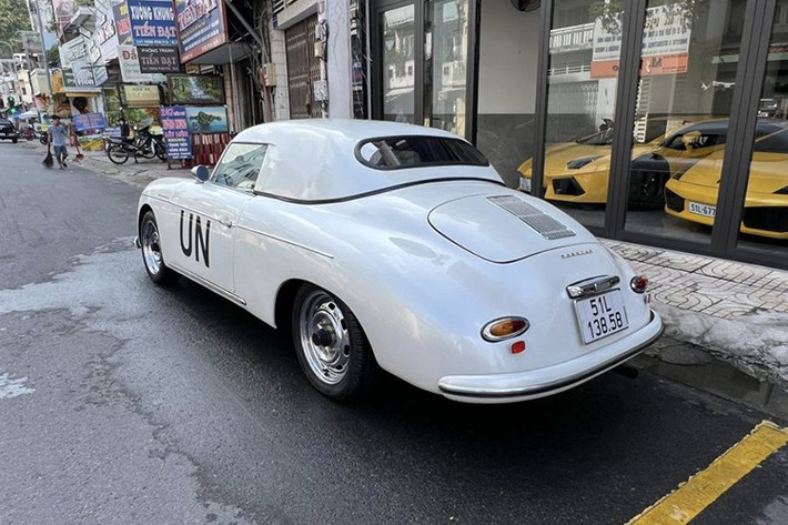 Trong trường hợp phục dựng từ nền xe Porsche 356A Speedster cũ, chi phí làm mới, thay thế linh kiện và hoàn thiện nội thất cũng tiêu tốn hàng tỷ đồng cùng nhiều tháng công phu