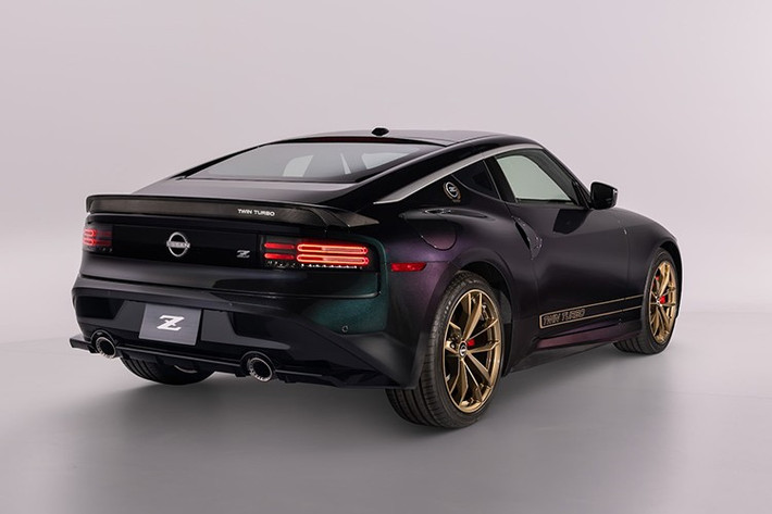 Tuy nhiên, Nissan không để tinh thần GT-R bị lãng quên, hãng tập trung vào Z như một phần di sản xe thể thao của thương hiệu. Năm 2026, Nissan giới thiệu Z Heritage Edition mới, kết hợp nhiều yếu tố đặc trưng của huyền thoại Godzilla.