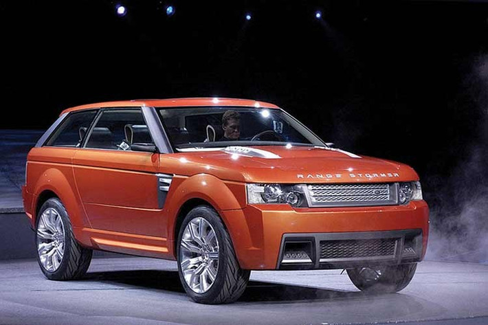 Ngay sau khi được trưng bày tại triển lãm ô tô quốc tế Bắc Mỹ năm 2004 ở Detroit, chiếc SUV Land Rover Stormer sang trọng này, với diện mạo như bạn thấy ngày nay, đã được đưa vào trưng bày tại Bảo tàng Ô tô Anh ở Gaydon, nơi Land Rover đã sản xuất ô tô từ cuối những năm 1970.