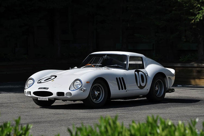 Chiếc Ferrari 250 GTO đắt nhất từng được bán là chiếc mang số khung 4153 GT, được cho là đã thuộc về một người mua bí ẩn với giá 70 triệu đô la vào năm 2018. Xét đến lịch sử đua xe lừng lẫy và việc đây là chiếc 250 GTO màu trắng duy nhất trong số 36 chiếc được sản xuất, nó có thể phá vỡ kỷ lục đó vào tháng Giêng tới khi được đem ra đấu giá với con số có thể trên 100 triệu USD.