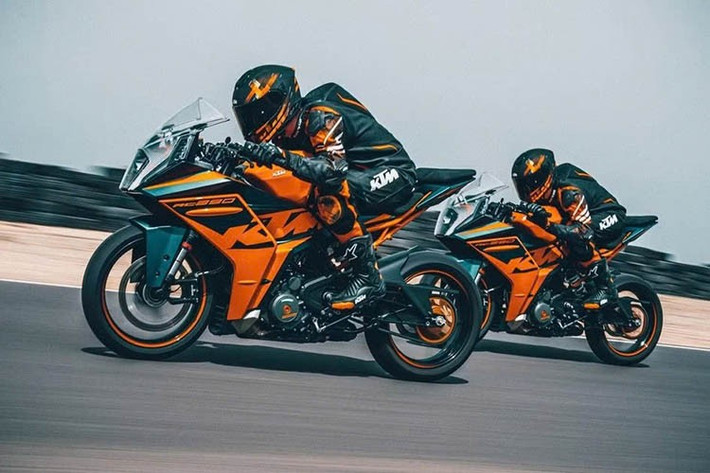 Thông tin này được đưa ra bất chấp việc KTM gần đây đã đầu tư nhiều hơn vào nền tảng 390 của hãng - bắt đầu bằng việc ra mắt động cơ 399cc mới, lớn hơn cho mẫu Duke vào năm 2024.