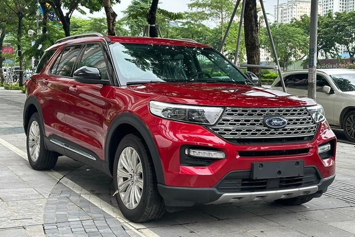 Ford Explorer ﻿Bán kém nhất thị trường trong tháng vừa qua là mẫu SUV cỡ lớn Ford Explorer với doanh số vỏn vẹn đúng 1 chiếc. So với tháng 6/2025, doanh số của mẫu xe nhà Ford không hề suy chuyển. Điều này cũng không ngạc nhiên vì Explorer hiện đã bị ngừng bán tại thị trường Việt Nam. Theo nhân viên tư vấn bán hàng tại đại lý, lô xe Ford Explorer đã bán hết. Đại lý hiện chưa có kế hoạch nhập thêm xe về Việt Nam.
