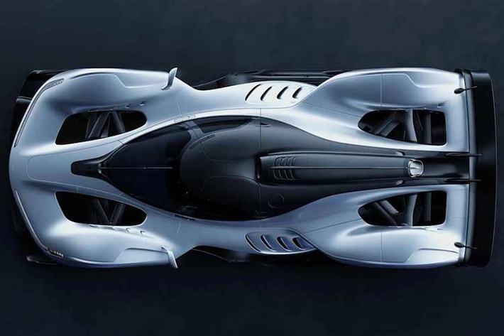 So với bản concept từng ra mắt, Red Bull RB17 bản thương mại đã được hoàn thiện để đáp ứng yêu cầu vận hành thực tế trên đường đua, với sự xuất hiện của các trang bị cơ bản như cần gạt mưa, gương chiếu hậu, đèn chiếu sáng trước và sau.