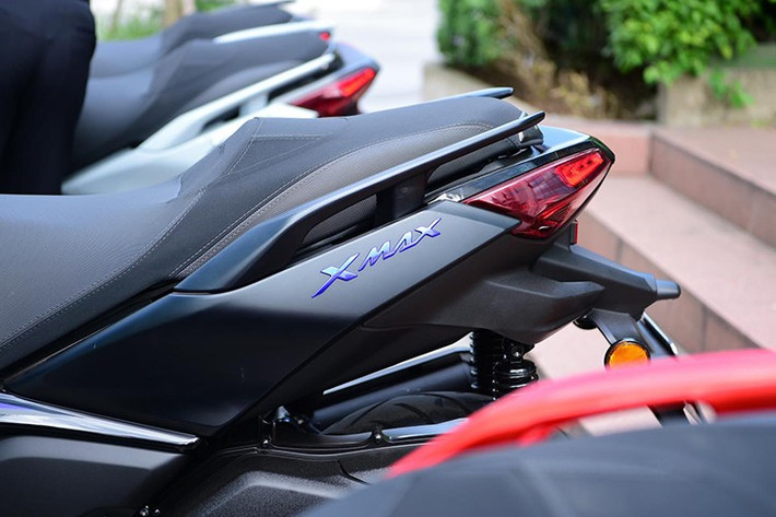 Công nghệ chính là điểm nhấn đáng chú ý khi mẫu xe được trang bị màn hình TFT màu 4,2 inch kết hợp đồng hồ tốc độ LCD 3,2 inch. Hệ thống này có khả năng kết nối với điện thoại qua ứng dụng Y-Connect và định vị Garmin StreetCross sẽ cung cấp thông tin cuộc gọi, tin nhắn, hiệu suất vận hành,...