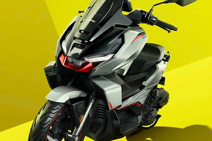 Sức mạnh của xe đến từ động cơ HYPER-i dung tích 149,6cc, loại 1 xy-lanh, 4 kỳ, SOHC, 4 van, làm mát bằng chất lỏng. Khối động cơ mới này cho khả năng phản ứng tay ga nhanh, mạnh ở dải tua đầu và giữa, giúp xe tăng tốc mượt mà, dễ kiểm soát.