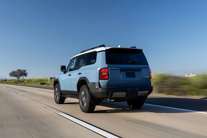 Với việc Toyota phải chịu mức thuế nhập khẩu cao cùng việc xe được sản xuất tại các nhà máy Tahara và Hino ở Nhật Bản, mức tăng này được xem là tương đối khiêm tốn.