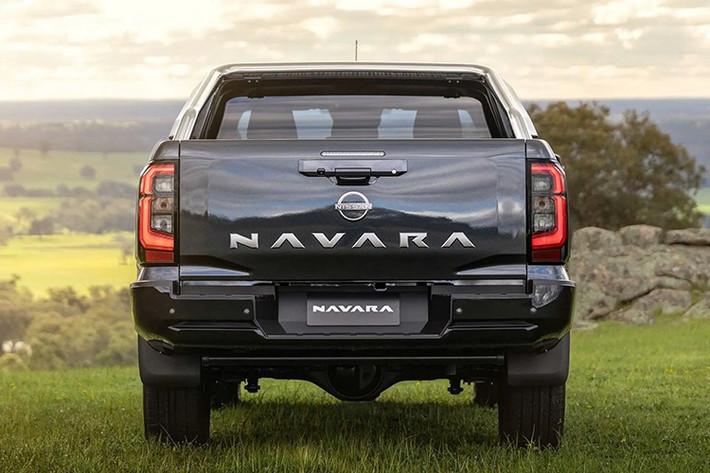 Ngoài ra, người dùng có thể cá nhân hóa mẫu xe bán tải Nissan Navara 2026 thế hệ mới với nhiều phụ kiện như bull bar bằng thép, mui che thùng, ống thở, nắp cuộn và nhiều tùy chọn khác.
