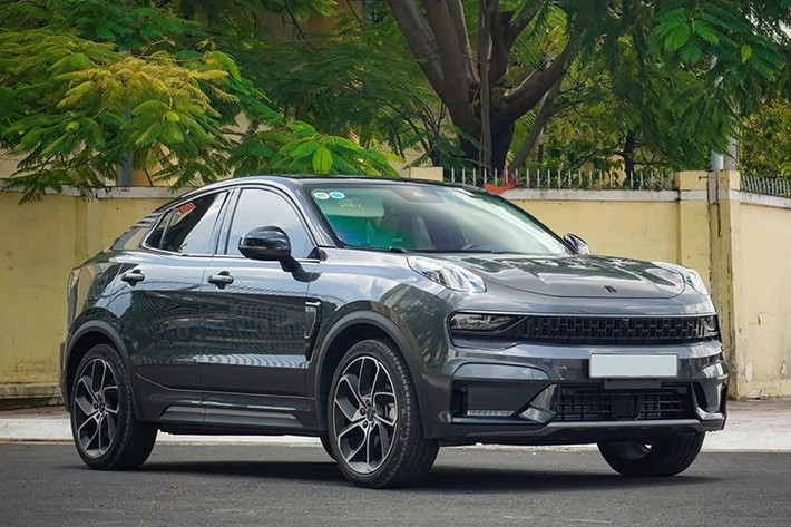 Tuy nhiên, với nguồn gốc thương hiệu Trung Quốc và kiểu dáng coupe mang tính lựa chọn cá nhân, mẫu xe này phù hợp với những khách hàng đề cao thiết kế khác biệt và công nghệ hiện đại, đồng thời ít đặt nặng vấn đề giữ giá trị khi bán lại.