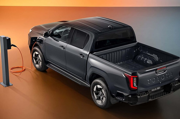 “Chúng tôi biết đây sẽ không phải là mẫu xe bán chạy nhất, nhưng nó phải đủ cạnh tranh và dễ tiếp cận cho những ai cần. Vì thế, nó phải ‘attainable’,” ông Sean Hanley – Phó Chủ tịch phụ trách Kinh doanh và Tiếp thị của Toyota Australia chia sẻ với tờ Drive.