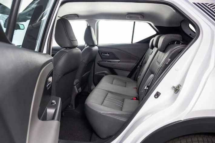 Sức mạnh của Nissan Kait đến từ động cơ 1.6L hút khí tự nhiên, 16 van, hỗ trợ nhiên liệu linh hoạt. Công suất đạt 113 mã lực khi dùng ethanol và 110 mã lực khi dùng xăng, mô-men xoắn tương ứng 149 Nm và 146 Nm. Hộp số CVT được giữ nguyên từ Kicks Play.