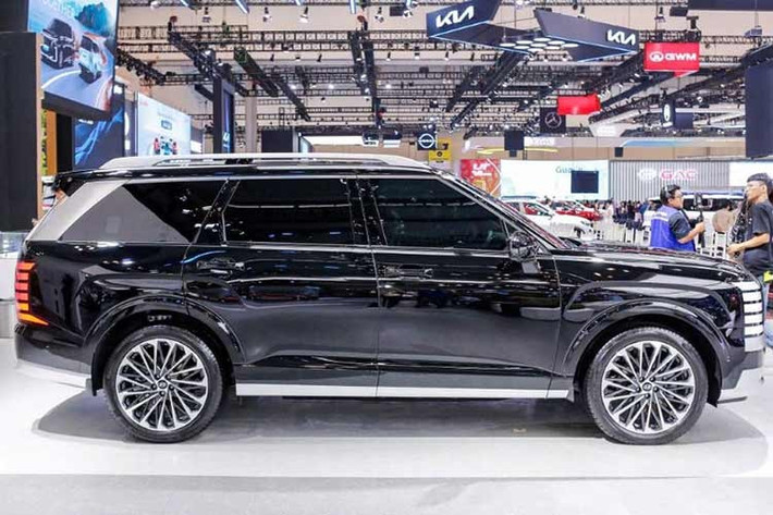 Trong cơ cấu doanh số toàn cầu, Mỹ tiếp tục là thị trường trọng điểm của Palisade. Năm 2025, người tiêu dùng Mỹ đã mua 123.929 xe, chiếm gần 59% tổng lượng Palisade bán ra trên toàn thế giới. Mức tiêu thụ tại Mỹ tăng khoảng 13% so với năm trước, cho thấy Palisade vẫn duy trì được sức cạnh tranh trong phân khúc SUV cỡ lớn.