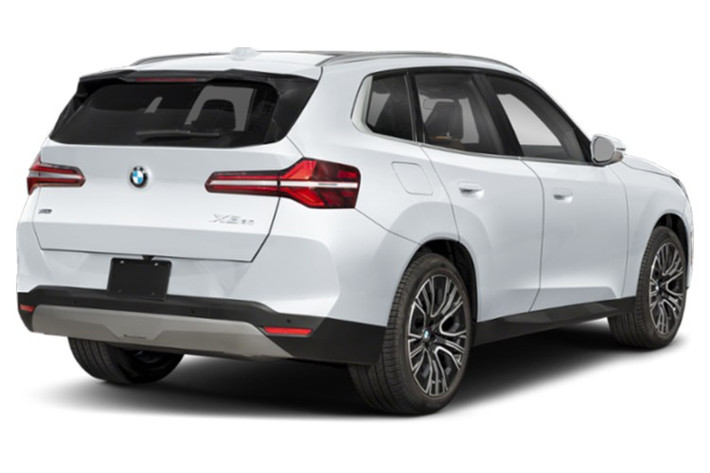 Đắt hơn 96.000 rand so với bản 20d xDrive tiêu chuẩn tại Nam Phi, X3 Rugged sử dụng mâm xe 18 inch màu Frozen Midnight và lốp địa hình 225/60. Được cân nhắc sản xuất hàng loạt lần đầu tiên vào tháng 2 năm 2025, phiên bản có thể đi bất cứ đâu này càng làm tăng thêm sự hấp dẫn với hệ thống treo thích ứng tiêu chuẩn, ghế trước và sau sưởi ấm, cùng lớp màng bảo vệ sơn.