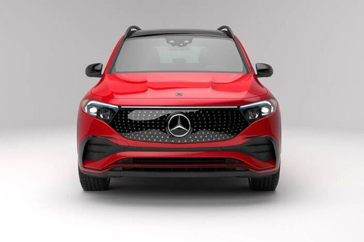 Nhằm tri ân khách hàng, MBV tung ra nhiều ưu đãi đặc biệt trong tháng 9/2025. Khi mua xe thuần điện mới chính hãng, khách hàng được tặng phiếu quà tặng bộ sạc tại nhà Mercedes-Benz Wallbox và 1 gói tài khoản sạc miễn phí 2 năm trị giá 60 triệu đồng áp dụng tại hệ thống EVOne trên toàn quốc.