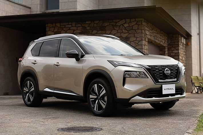 Tại thị trường Việt Nam, mẫu xe Nissan X-Trail đã dừng bán kể từ khi quyền phân phối chính hãng được chuyển sang Công ty TNHH Phát triển Công nghiệp Ô tô Việt Nam (VAD) hồi tháng 10/2020. Do vậy, không ít người tiêu dùng cũng mong chờ X-Trail e-Power e-4ORCE 2026 sớm ra mắt để "đổi khẩu vị".