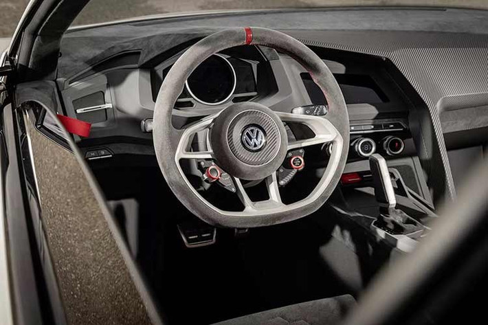 Trong 50 năm, GTI luôn trung thành với công thức cốt lõi là động cơ đặt trước, dẫn động cầu trước, đảm bảo là chiếc xe cảm xúc lái vui vẻ để sử dụng hàng ngày.